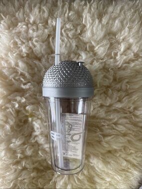 New Disney Theme Parks Epcot Light up cup